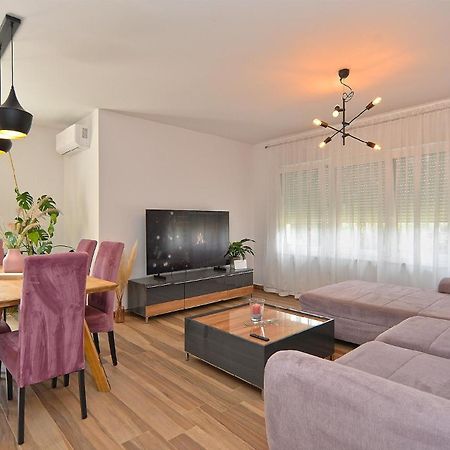 Ferienhaus Fuer 4 Personen Ca 74 Qm In Medulin, Istrien Suedkueste Von Istrien Экстерьер фото